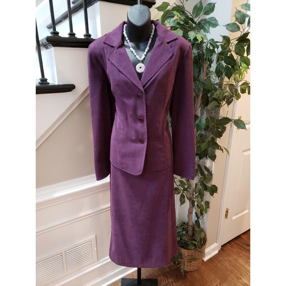 Harve Benard Women's Purple Solid Long‎ Sleeve Blazer & Skirt 2 Piece Suit Large